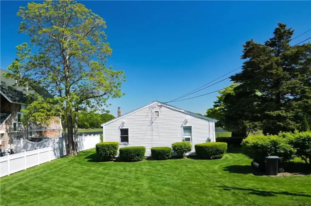 151 Conanicus Road Narragansett RI 02882