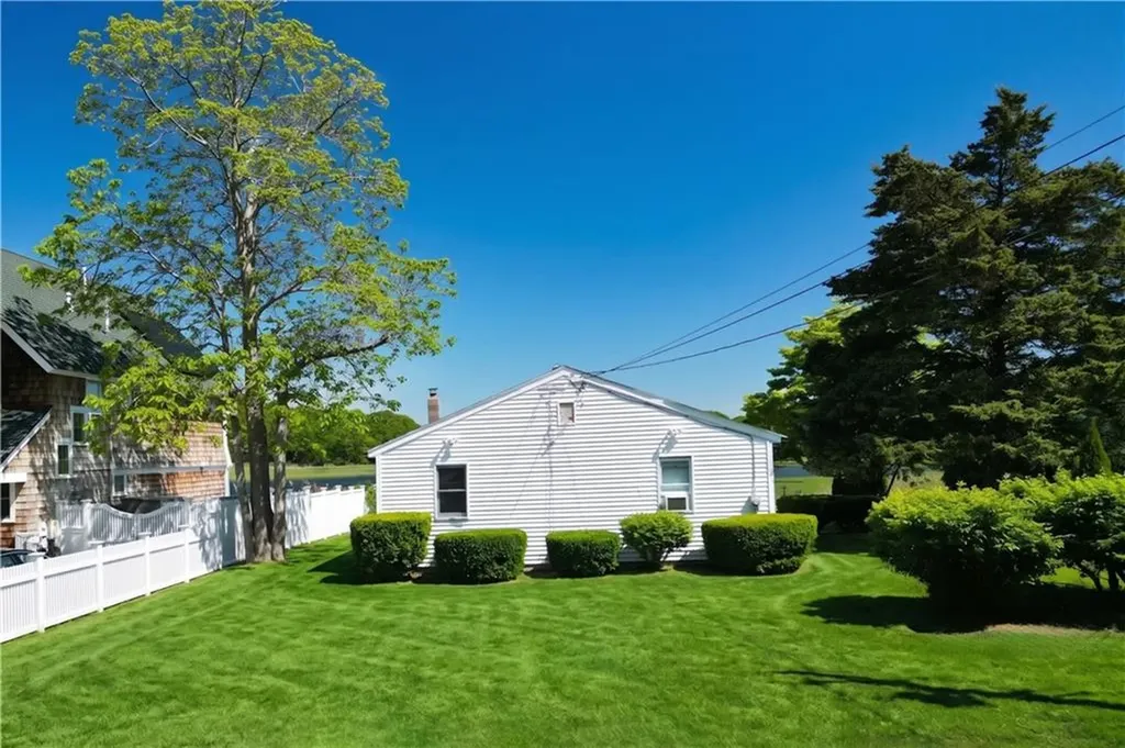 151 Conanicus Road Narragansett RI 02882