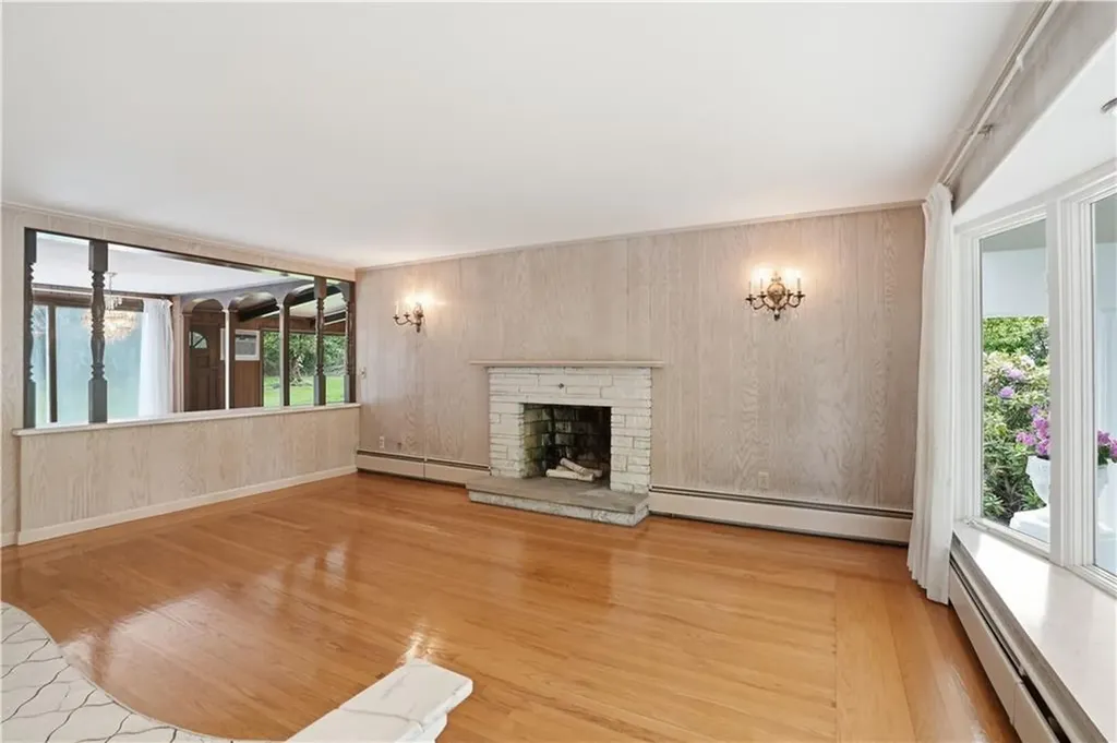 14 Cardinal Road Cranston RI 02921