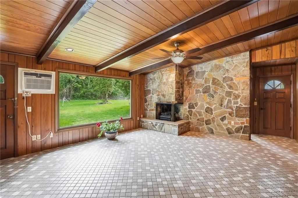 14 Cardinal Road Cranston RI 02921