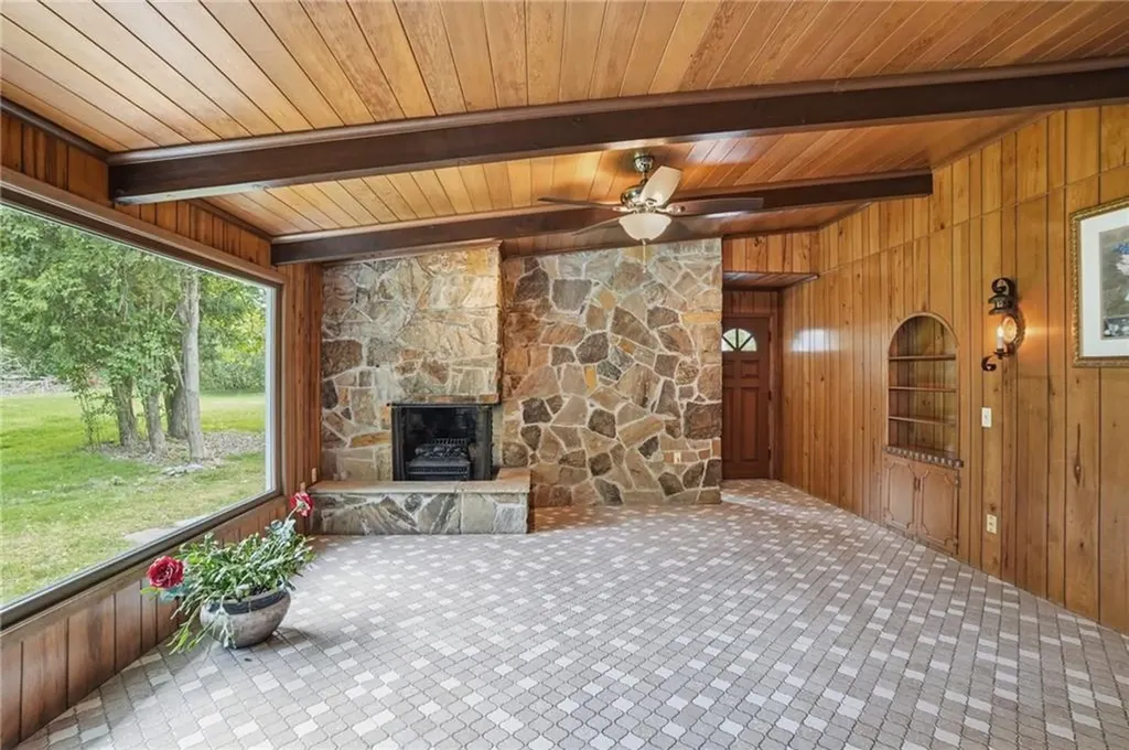 14 Cardinal Road Cranston RI 02921