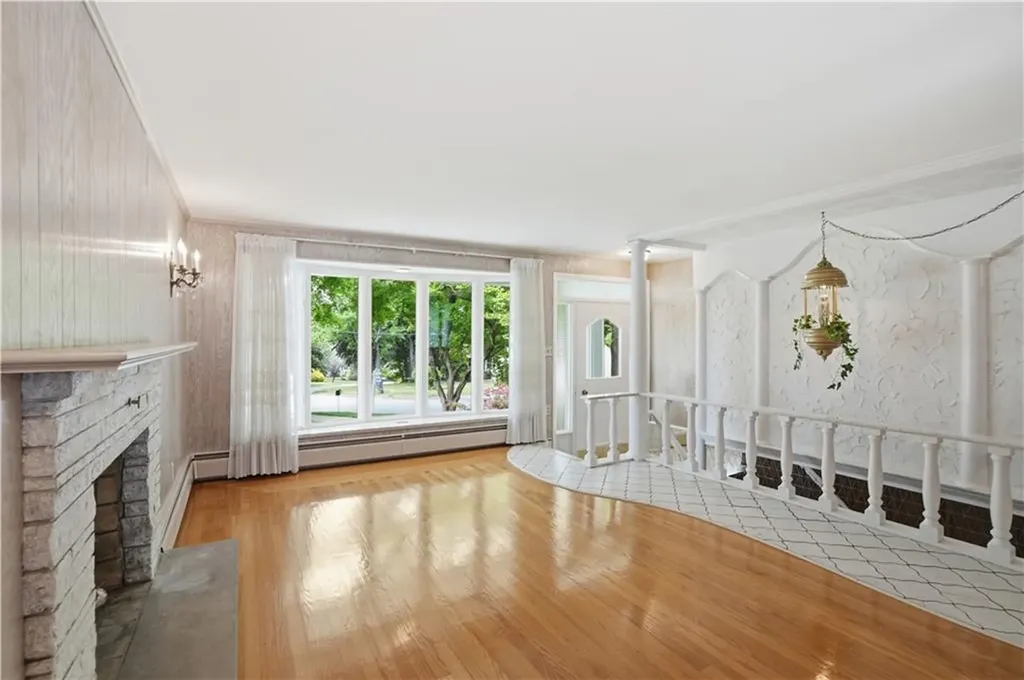 14 Cardinal Road Cranston RI 02921