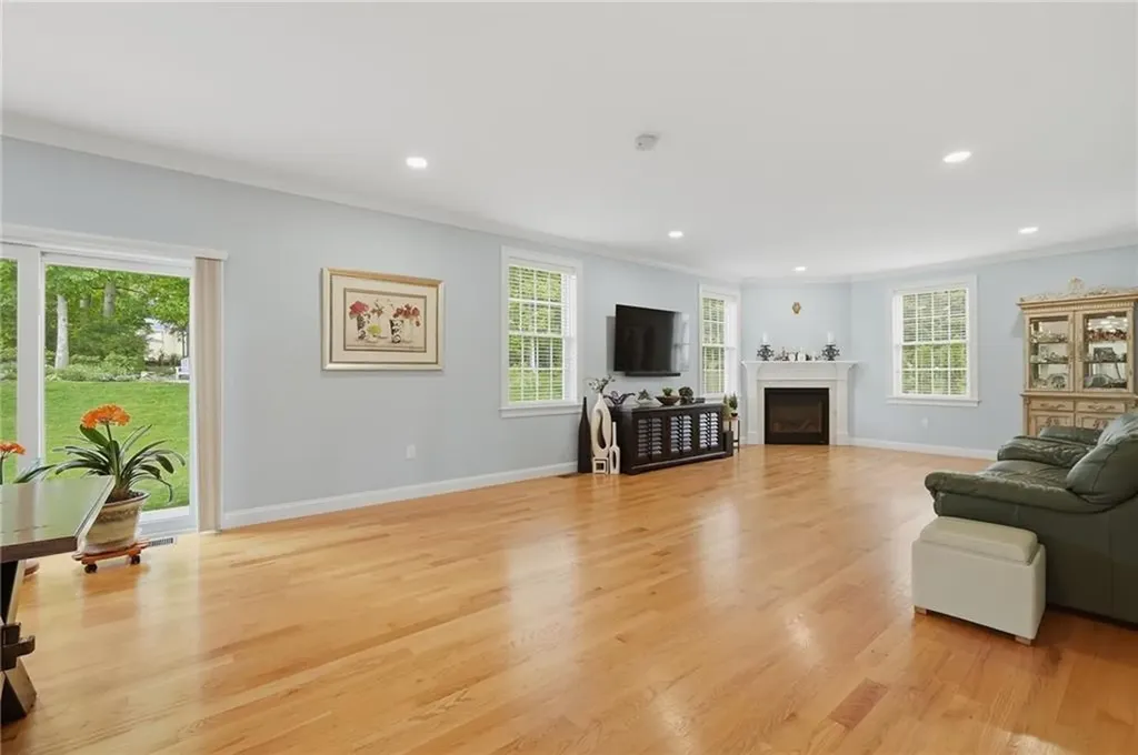 12 Hidden Hills Drive Seekonk MA 02771