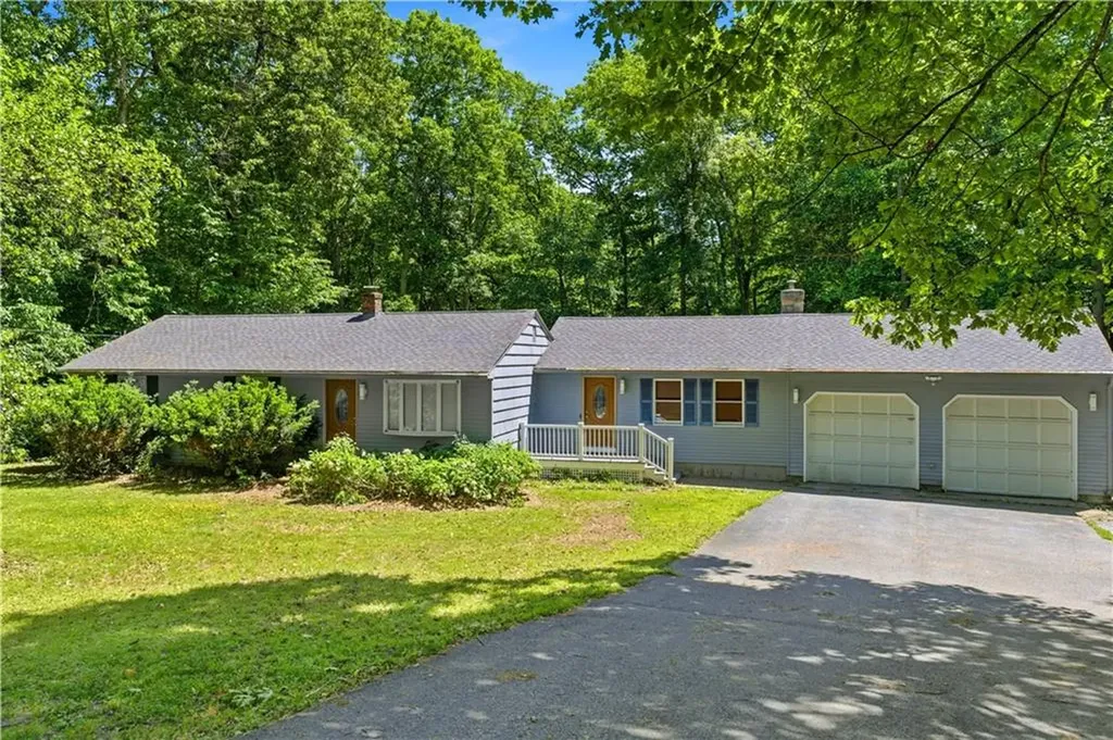 584 Hartford Pike Scituate RI 02857