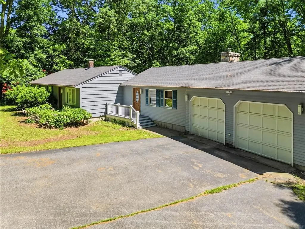 584 Hartford Pike Scituate RI 02857