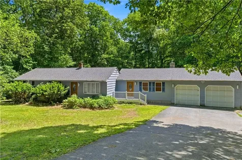 584 Hartford Pike Scituate RI 02857