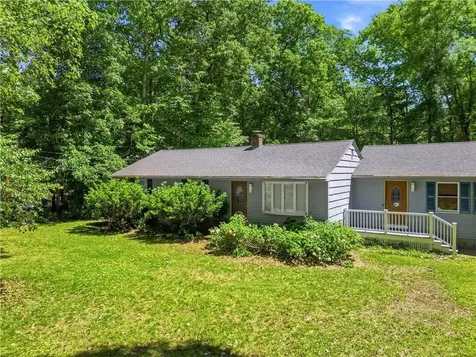 584 Hartford Pike Scituate RI 02857