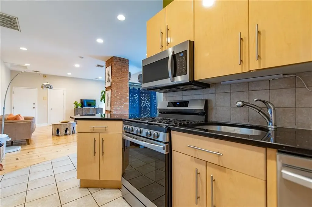 1403 Westminster Street Providence RI 02909