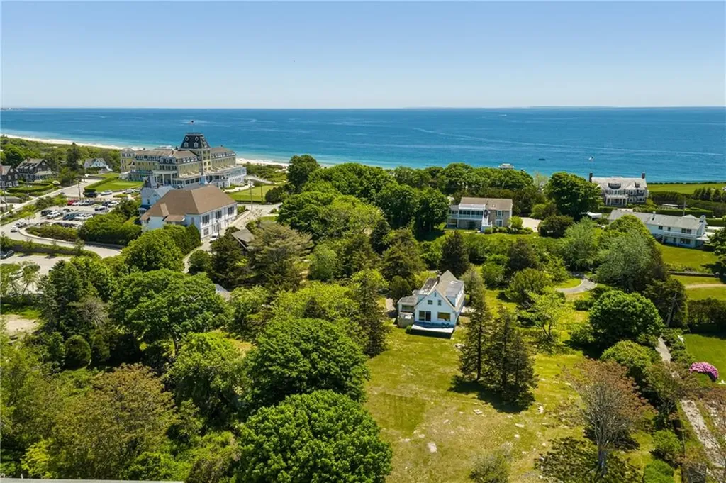 8 Chapel Place Westerly RI 02891