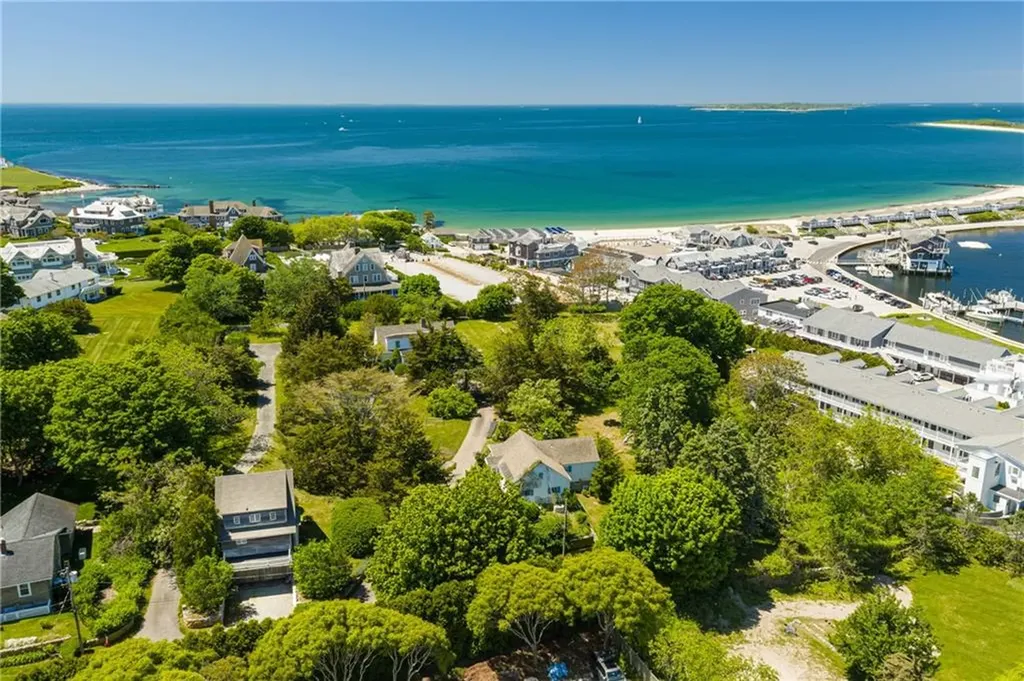 8 Chapel Place Westerly RI 02891