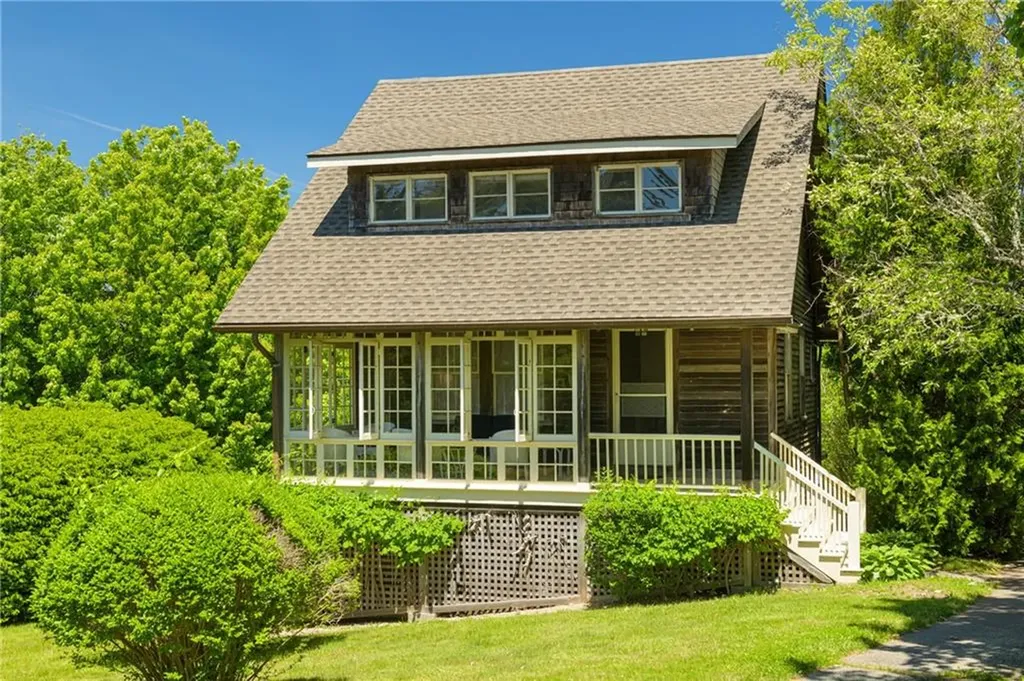 6 Chapel Place Westerly RI 02891