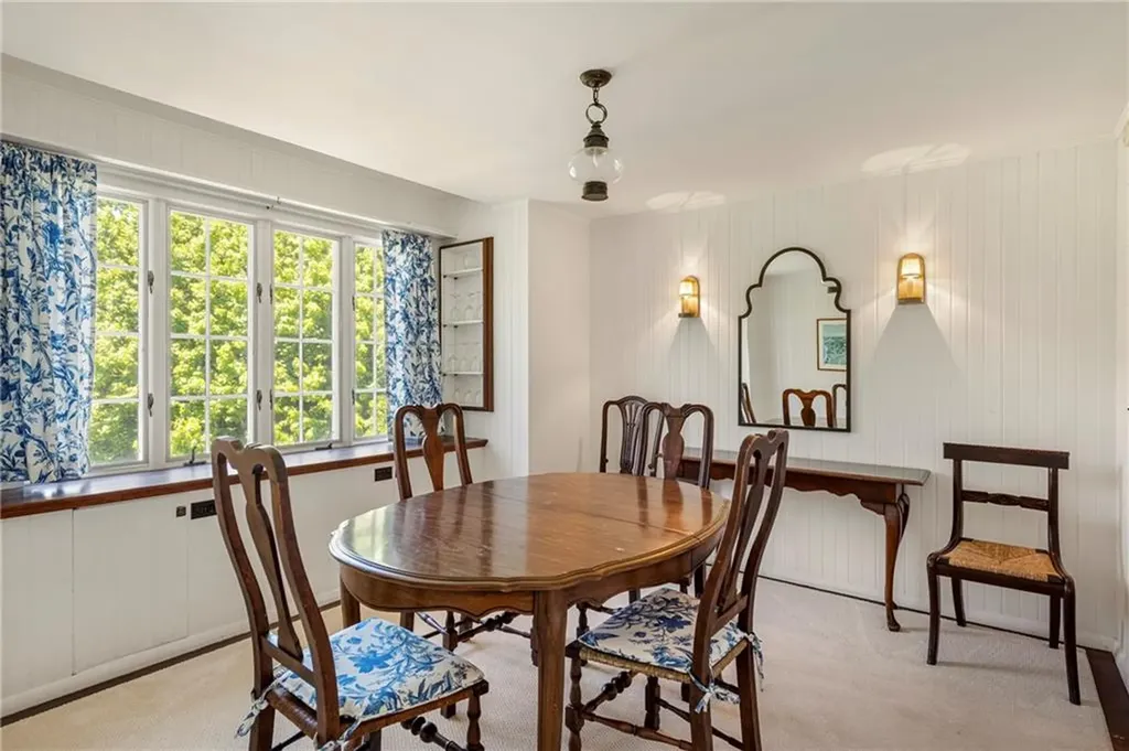 6 Chapel Place Westerly RI 02891