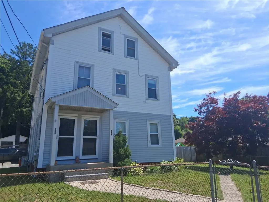 103 Roger Williams Avenue East Providence RI 02916
