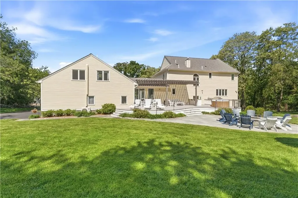 38 Gondola Avenue Jamestown RI 02835