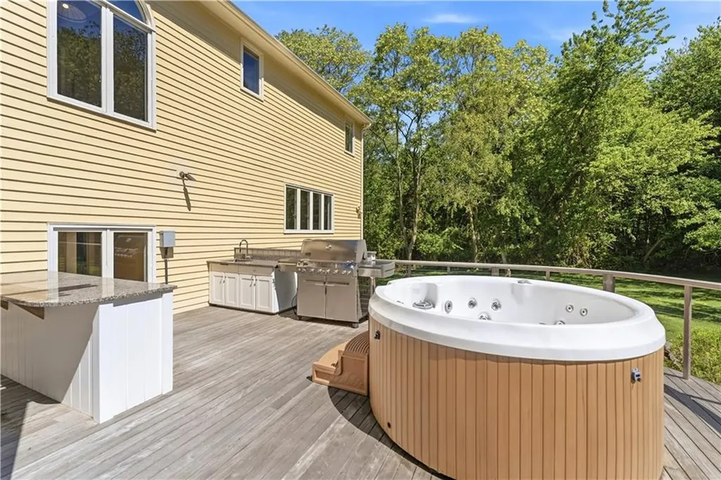 38 Gondola Avenue Jamestown RI 02835