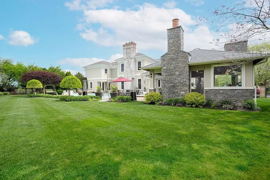 126 Cliff Drive Narragansett RI 02882