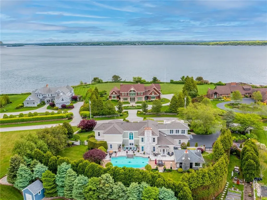 126 Cliff Drive Narragansett RI 02882