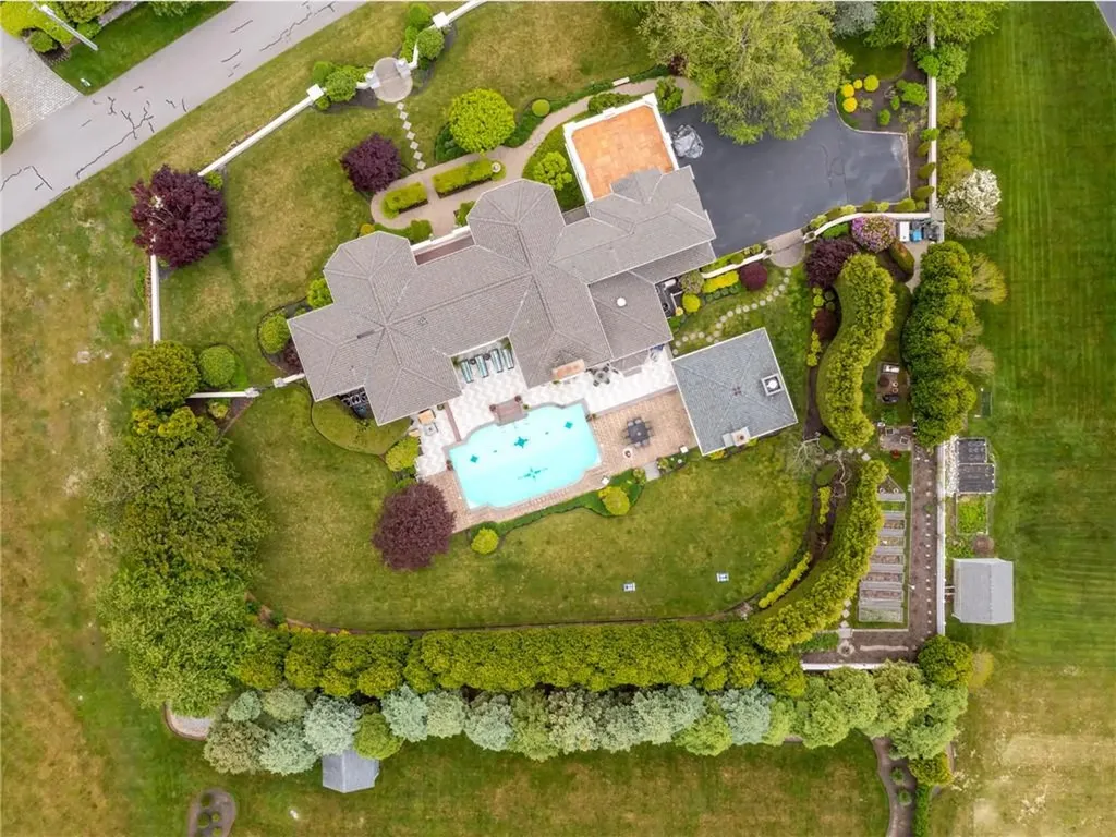 126 Cliff Drive Narragansett RI 02882