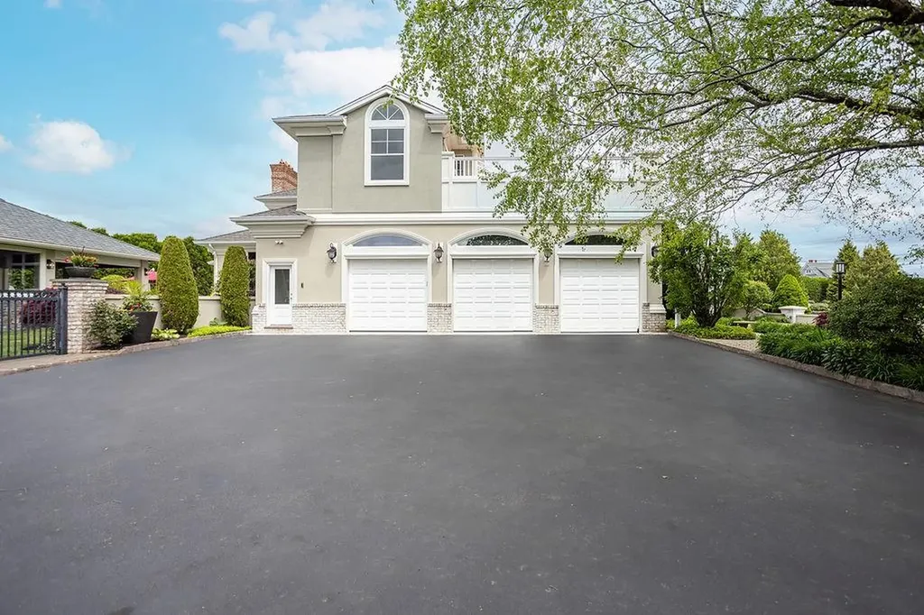 126 Cliff Drive Narragansett RI 02882