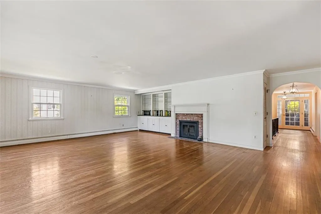 28 Lakeside Drive Narragansett RI 02882