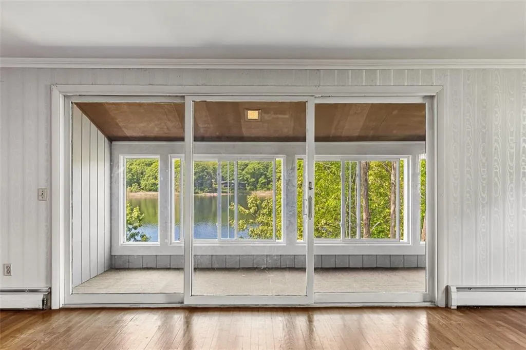 28 Lakeside Drive Narragansett RI 02882