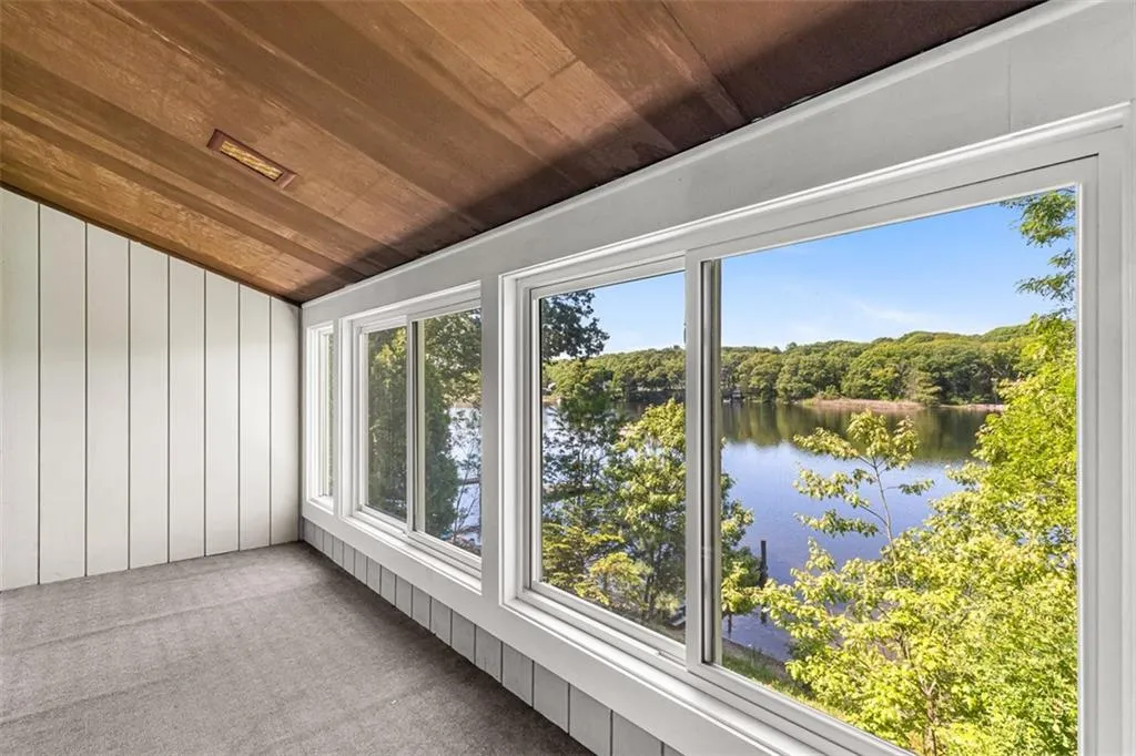 28 Lakeside Drive Narragansett RI 02882