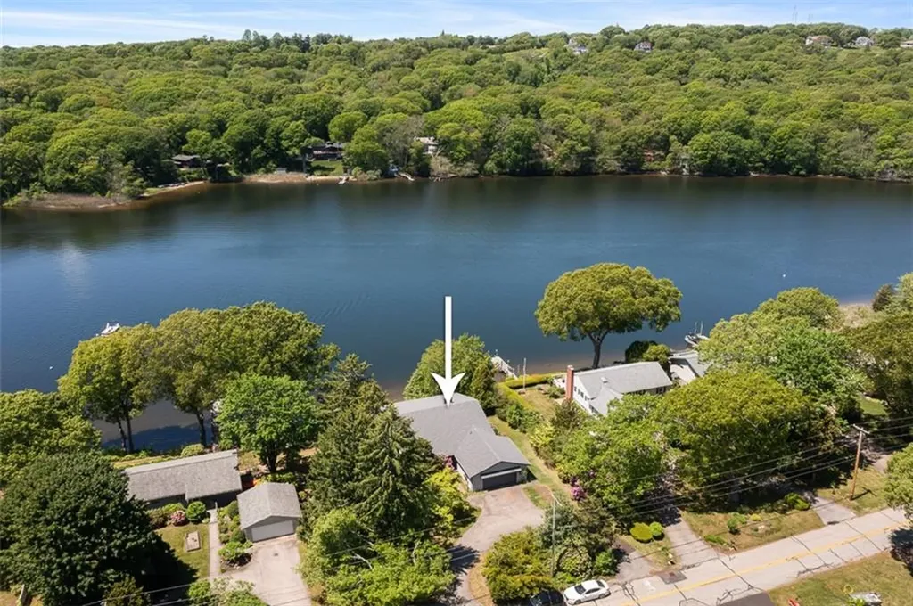28 Lakeside Drive Narragansett RI 02882