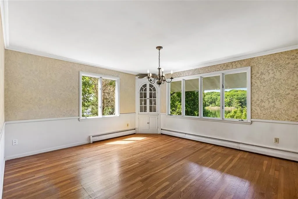 28 Lakeside Drive Narragansett RI 02882
