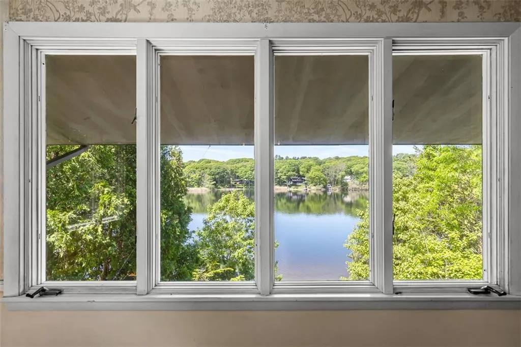 28 Lakeside Drive Narragansett RI 02882