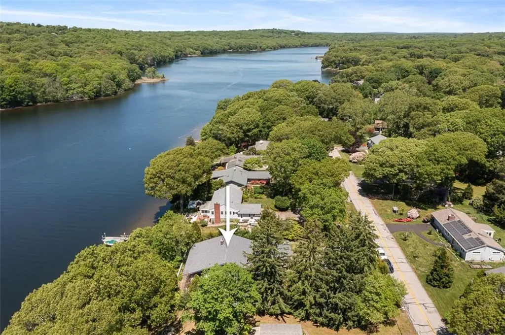 28 Lakeside Drive Narragansett RI 02882