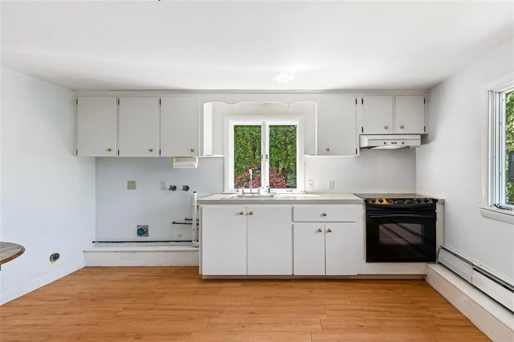 28 Lakeside Drive Narragansett RI 02882