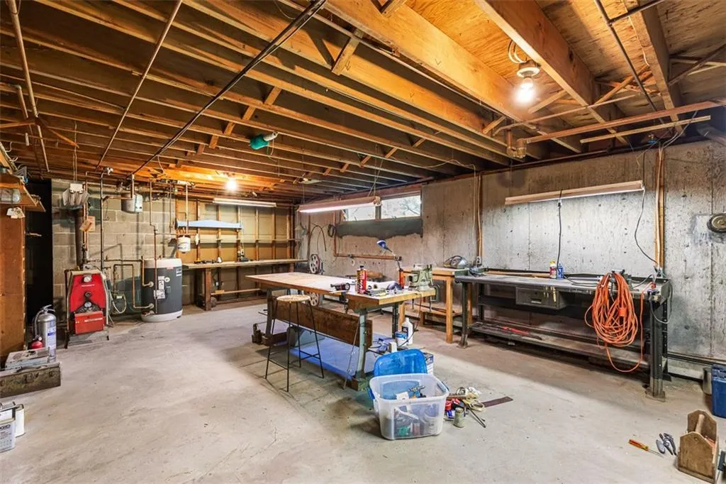 28 Lakeside Drive Narragansett RI 02882