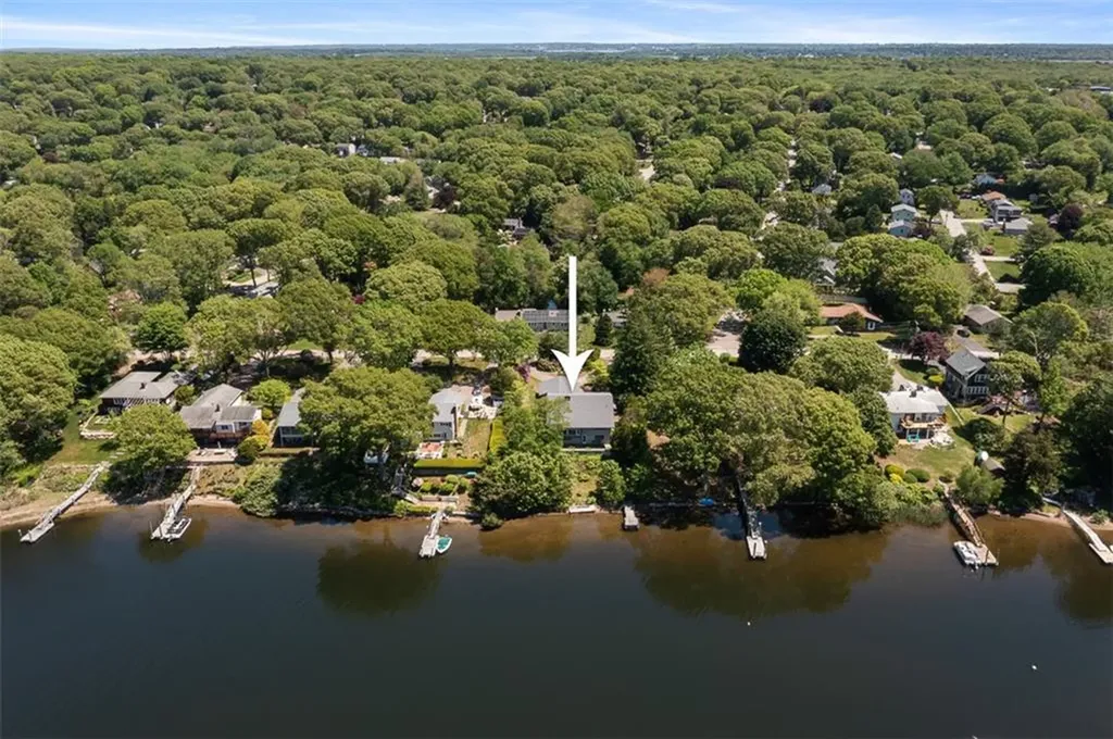 28 Lakeside Drive Narragansett RI 02882