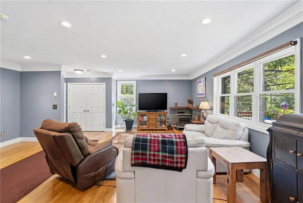 193 Lake Washington Drive Glocester RI 02814