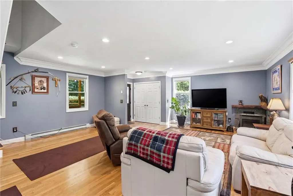 193 Lake Washington Drive Glocester RI 02814