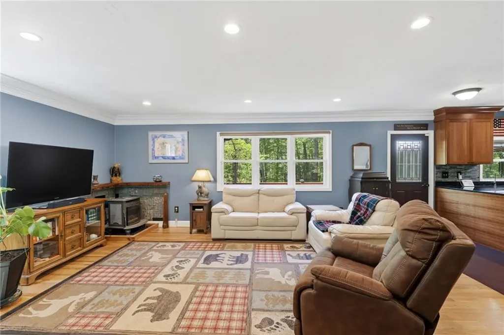 193 Lake Washington Drive Glocester RI 02814