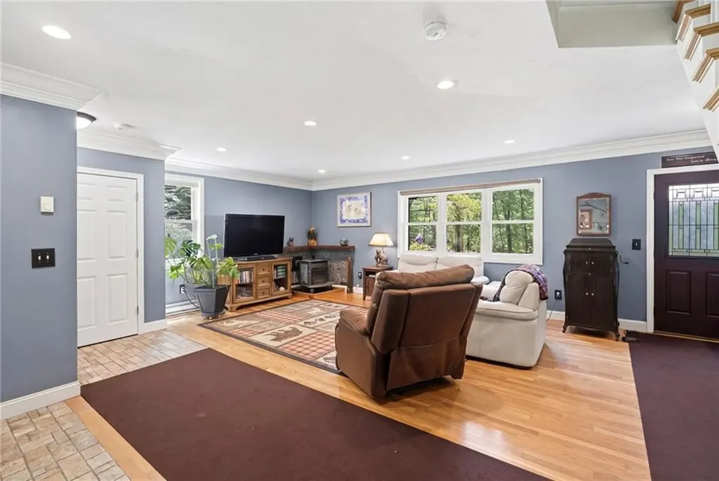 193 Lake Washington Drive Glocester RI 02814