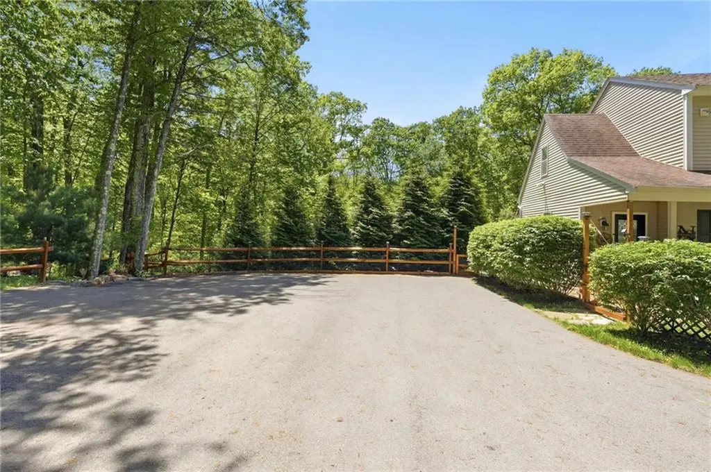193 Lake Washington Drive Glocester RI 02814