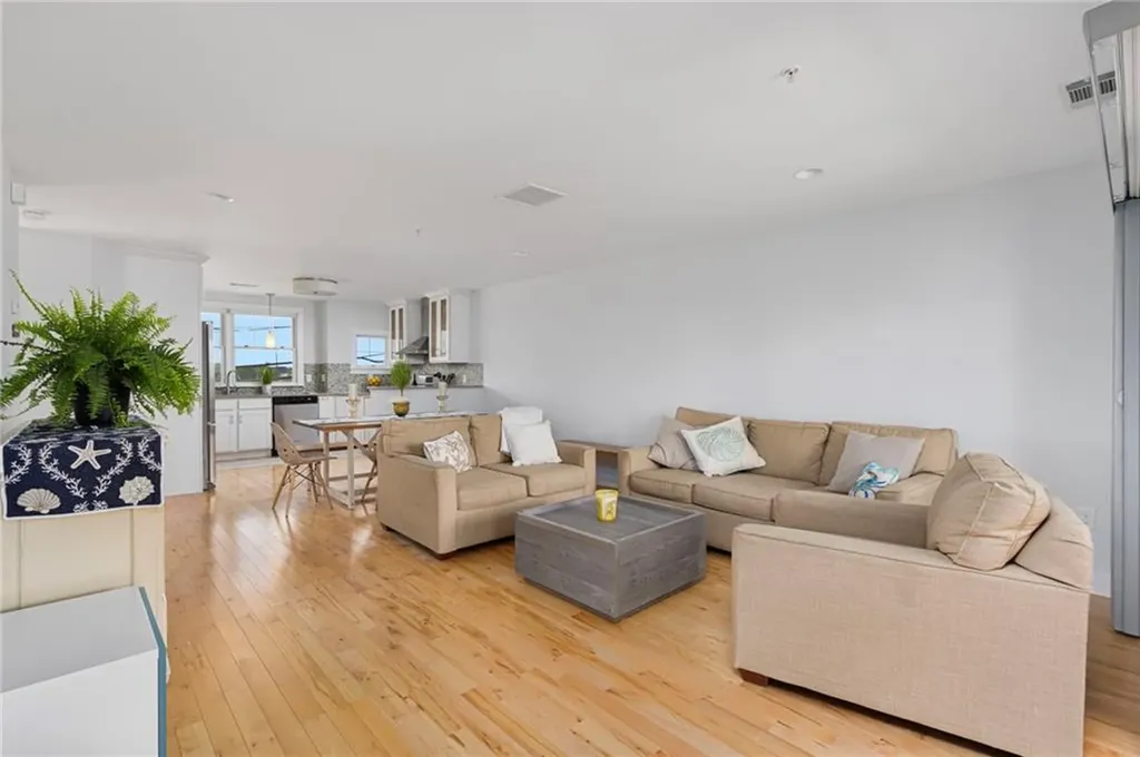 236 D Sand Hill Cove Road Narragansett RI 02882