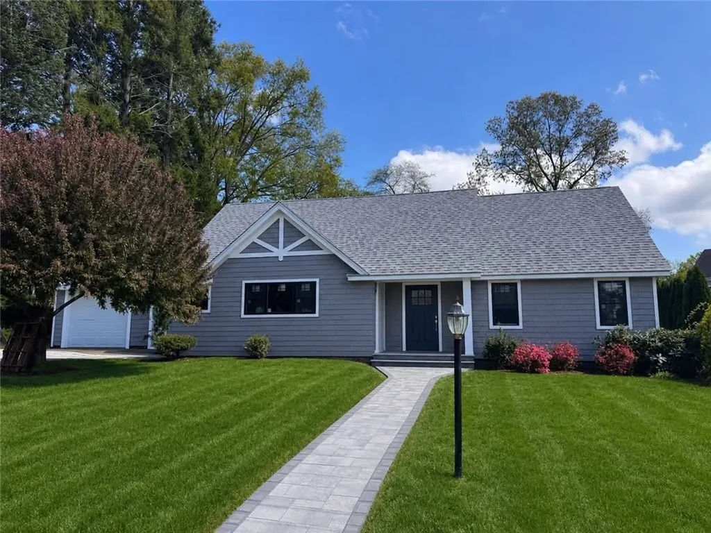 61 Applegate Road Cranston RI 02920