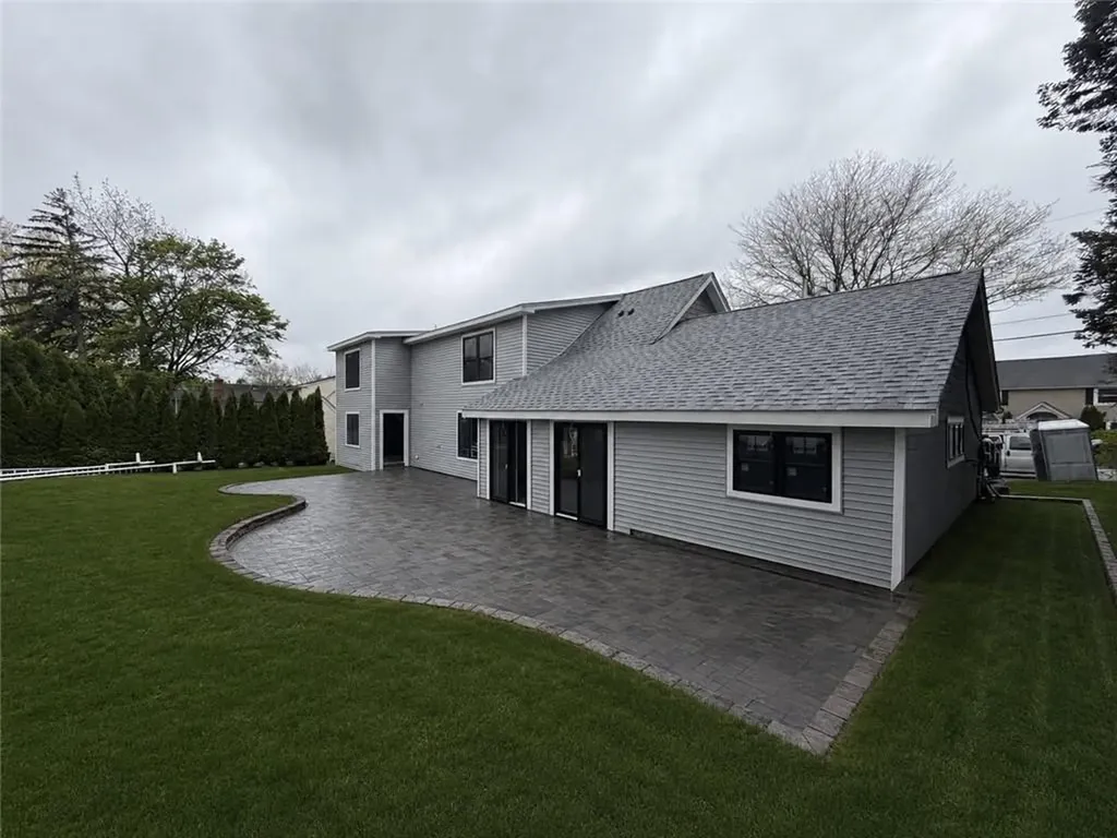 61 Applegate Road Cranston RI 02920