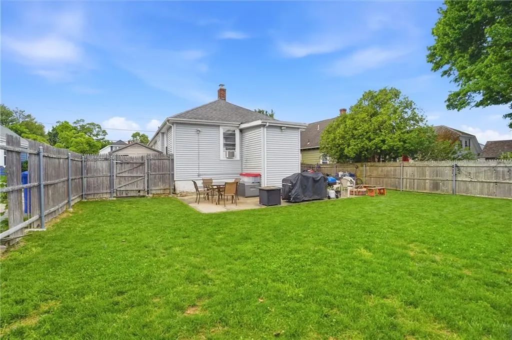 23 Sheffield Avenue North Providence RI 02911