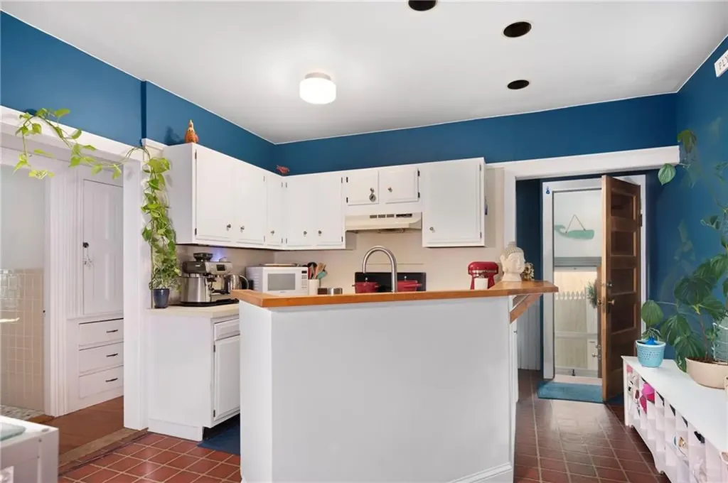 341 343 Lloyd Avenue Providence RI 02906