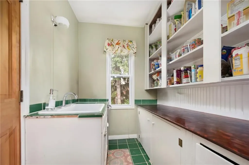 341 343 Lloyd Avenue Providence RI 02906