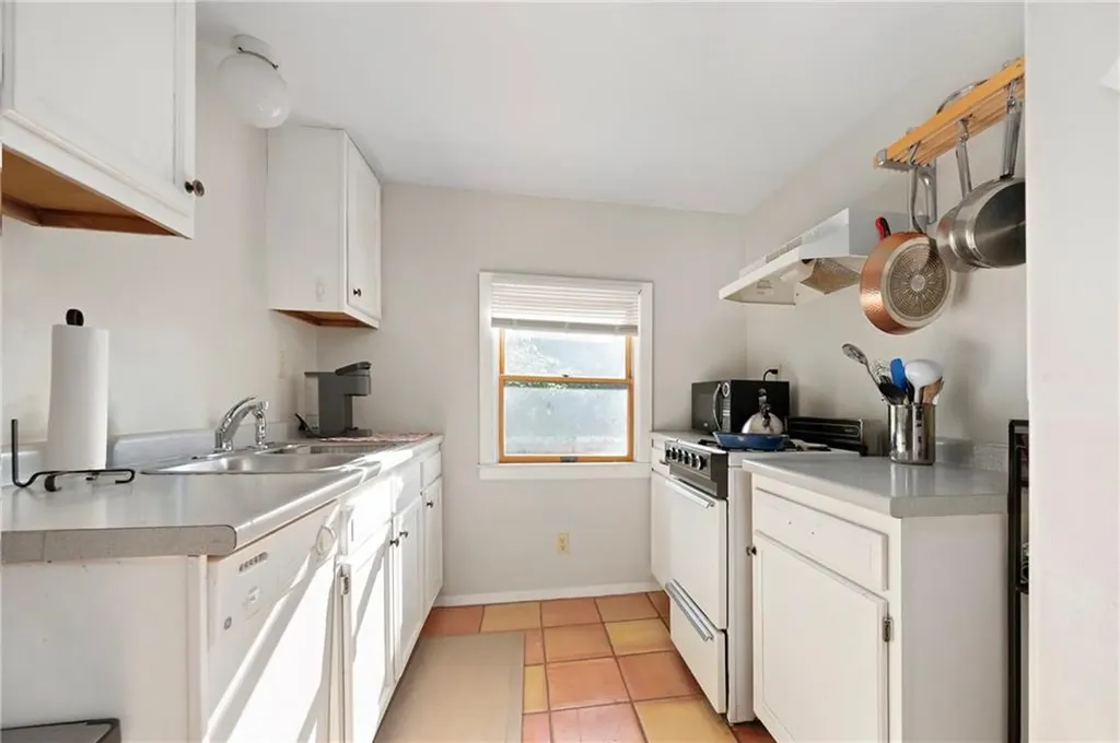 341 343 Lloyd Avenue Providence RI 02906