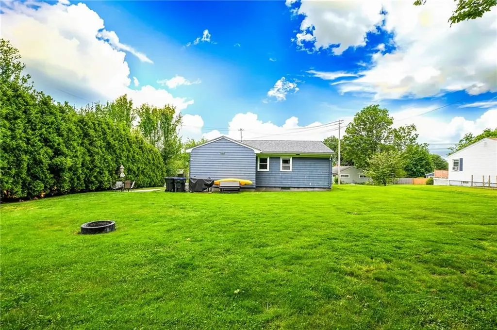 27 Alan Avenue Portsmouth RI 02871