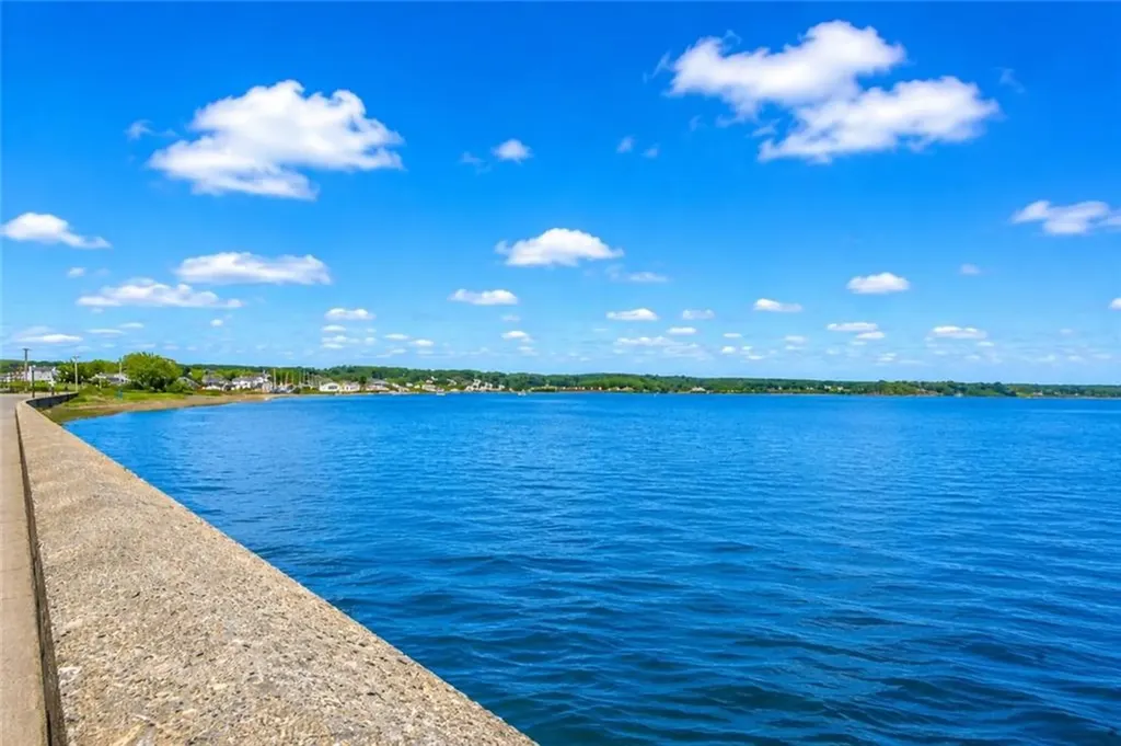 27 Alan Avenue Portsmouth RI 02871