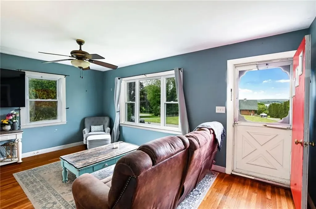 27 Alan Avenue Portsmouth RI 02871