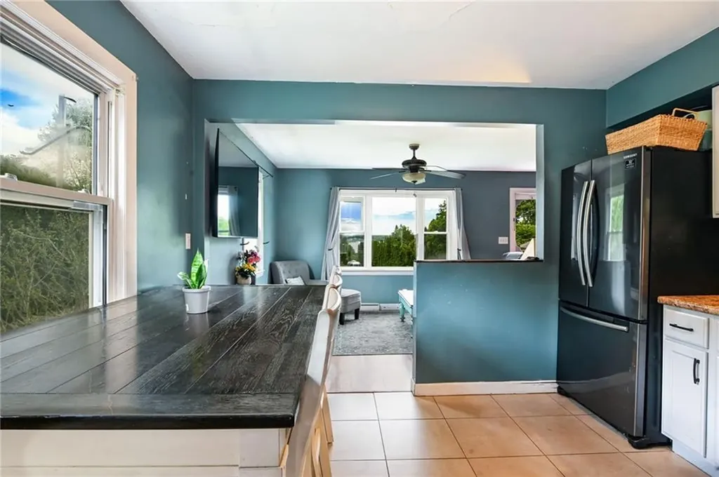 27 Alan Avenue Portsmouth RI 02871