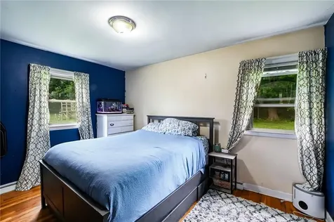 27 Alan Avenue Portsmouth RI 02871